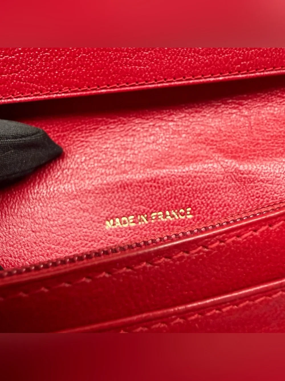 CHANEL Caviar Sevruga Yen Red Wallet